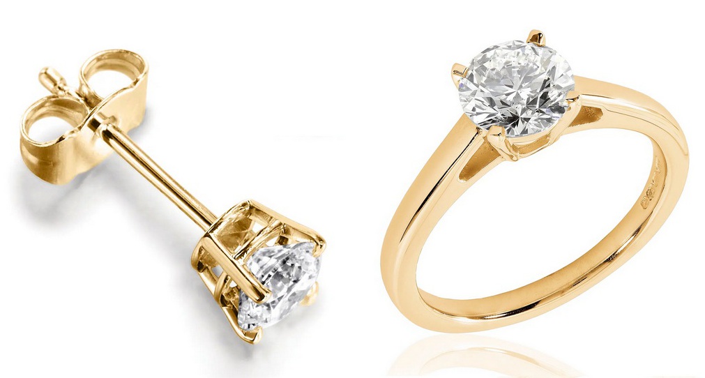 Assortiment de boucles d'oreilles en diamant et or jaune et de la bague de fiançailles de la gamme "Belle".