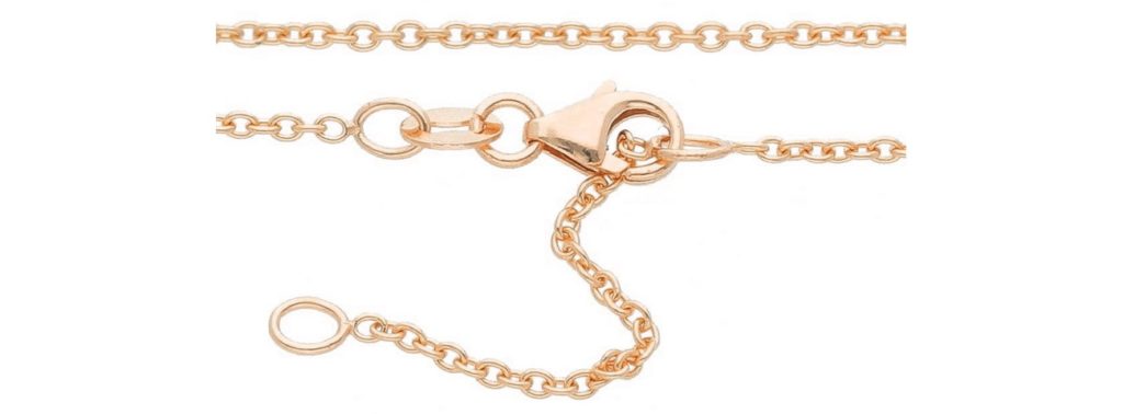 Fermoir pour pendentif en or rose avec boucle intermédiaire permettant de choisir la longueur de la chaîne.