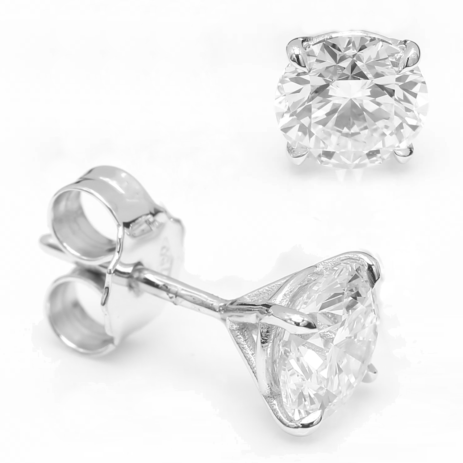 Boucles d’oreilles diamant Poésies en or blanc 18k à griffes en Martini